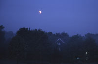 Mond mit Horizont, 85 mm Brennweite