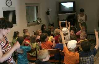 Kindergartengruppe im Vortragsraum