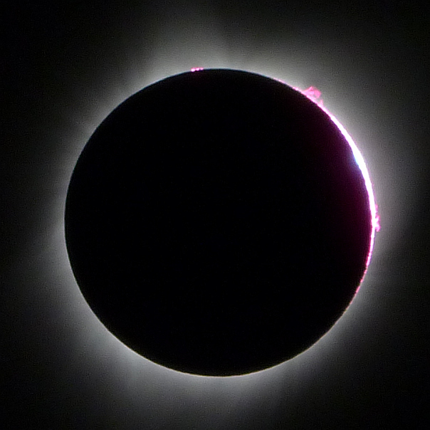 Bild von M82 im visuellen (gelb) und Röntgenlicht (blau)